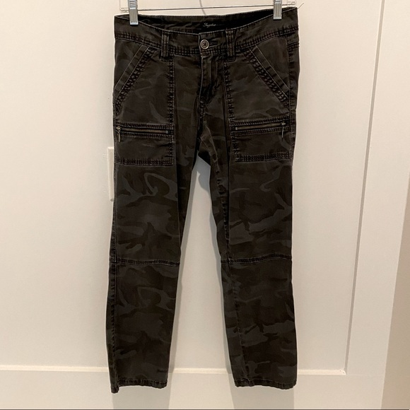 Camo Cropped Stretch Cargo Pants 2 - Picture 2 of 4